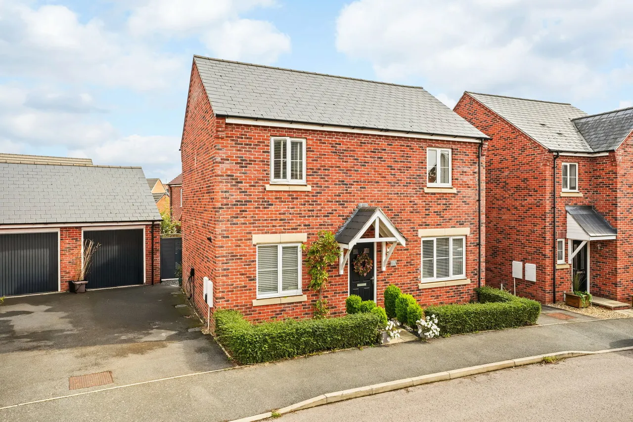 Brampton Grange Drive, Daventry, NN11, photo 30