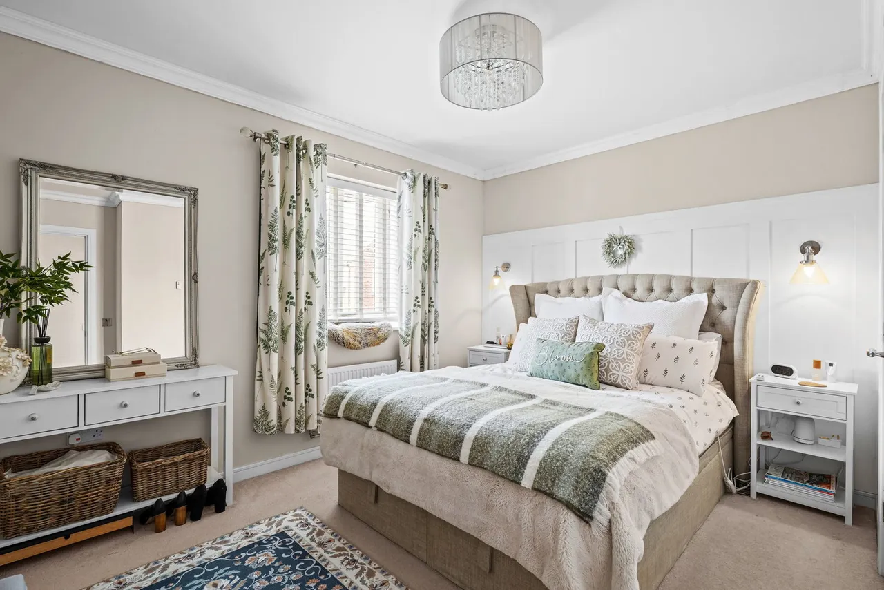Brampton Grange Drive, Daventry, NN11, photo 16
