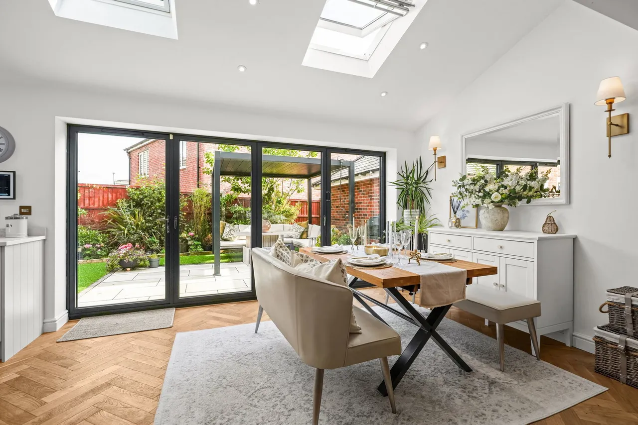 Brampton Grange Drive, Daventry, NN11, photo 9