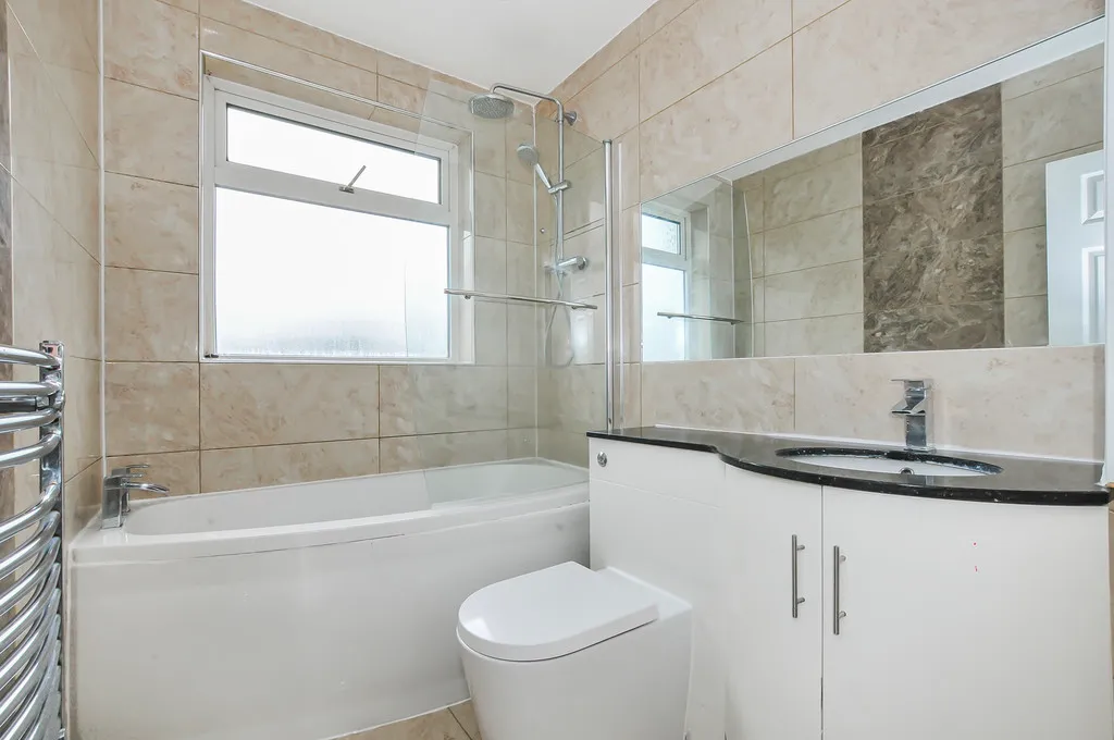Woodcroft Crescent, Hillingdon, UB10, photo 2