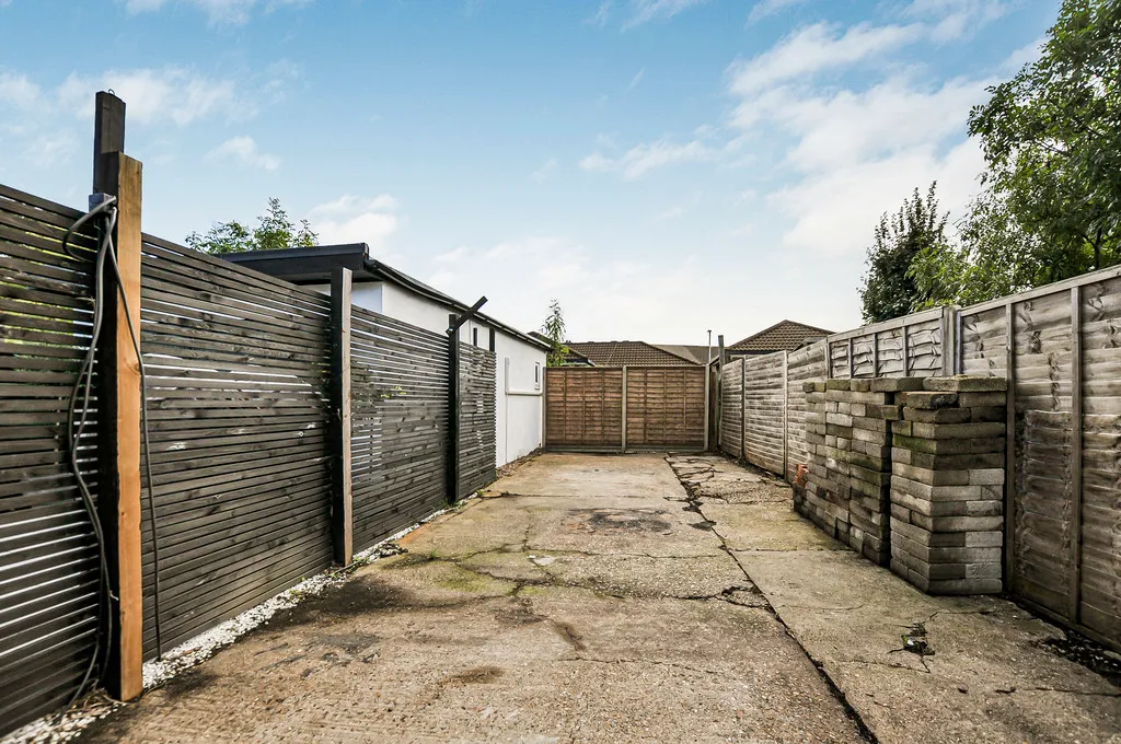 Woodcroft Crescent, Hillingdon, UB10, photo 28