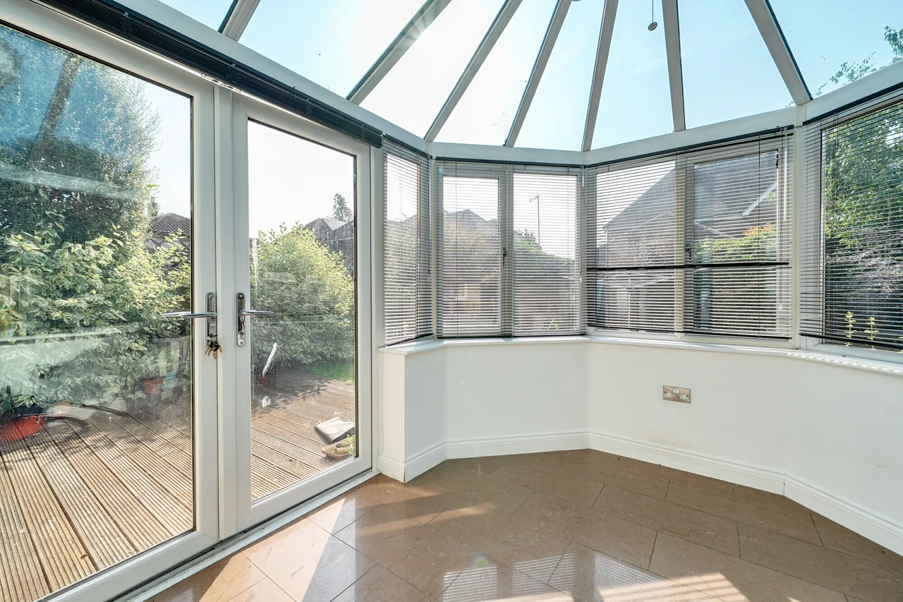 London Road, Egham, TW20, photo 5