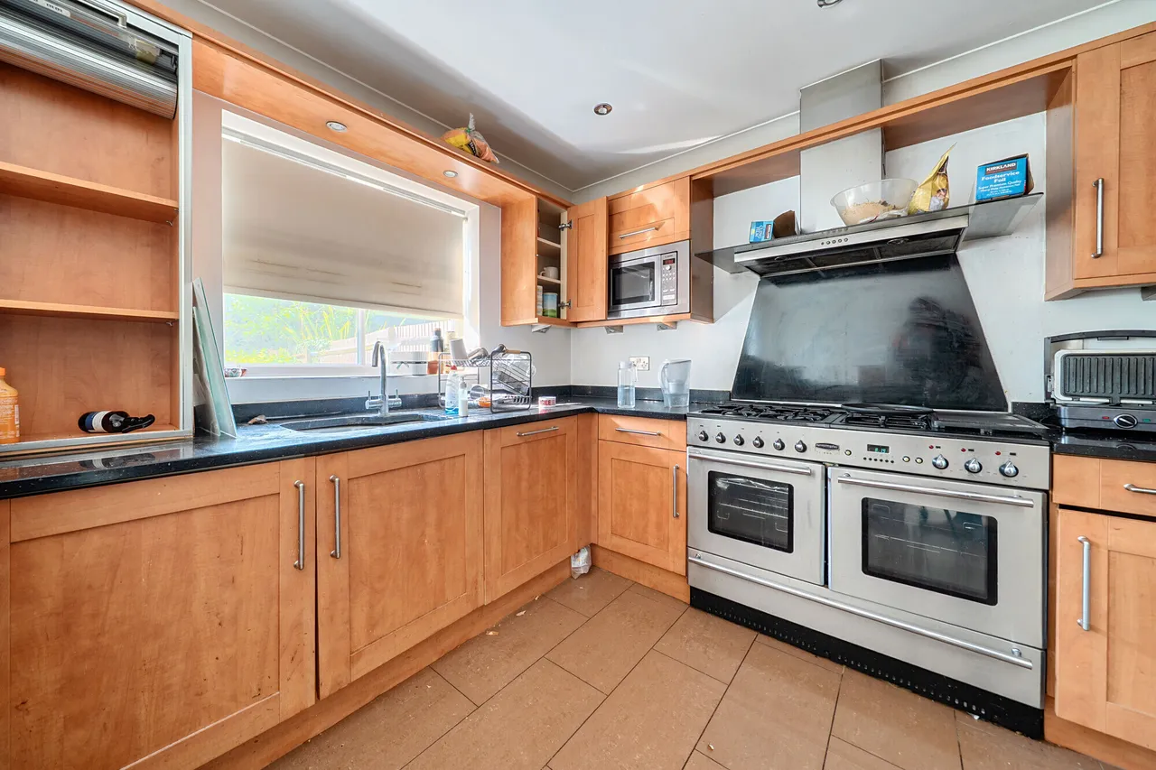 London Road, Egham, TW20, photo 9