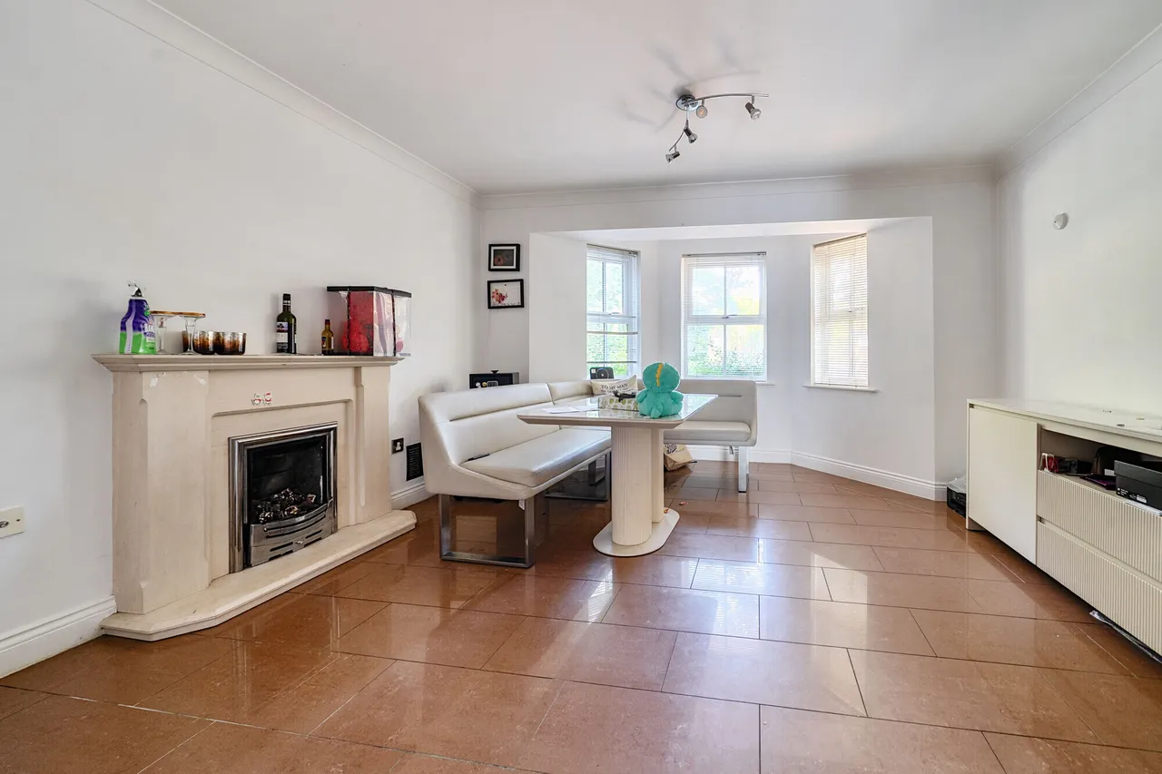 London Road, Egham, TW20, photo 4