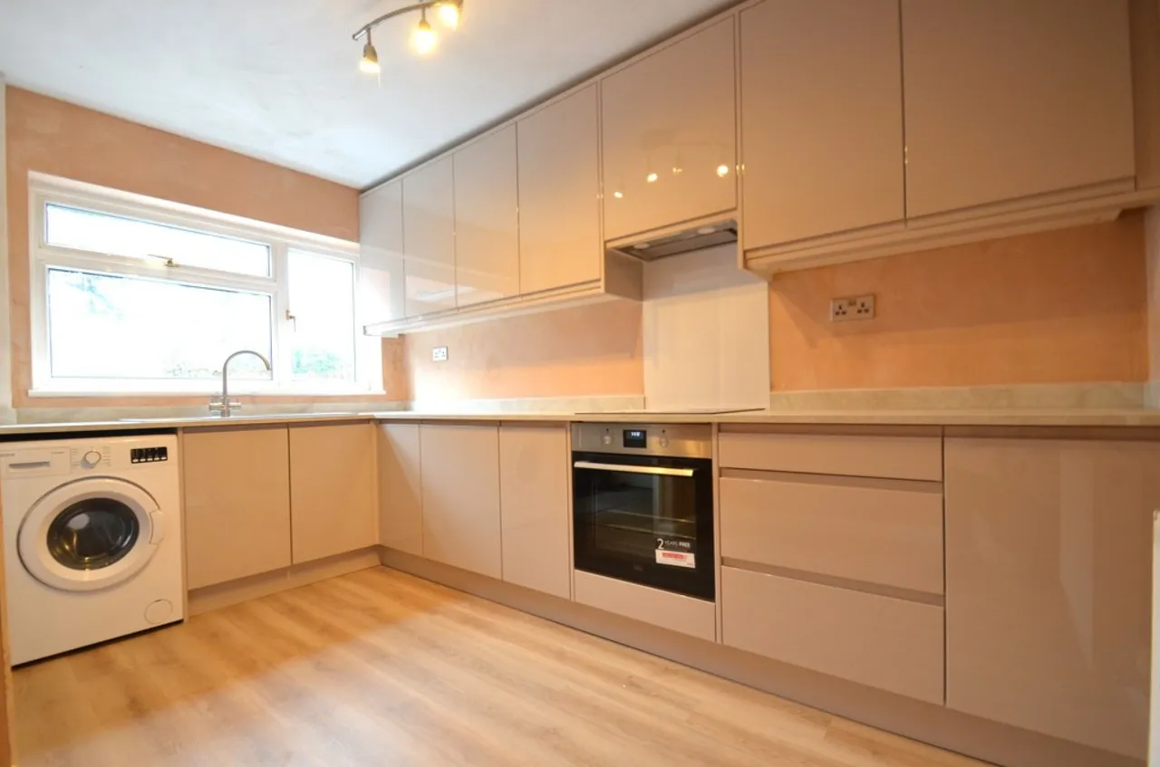 Springfield Road, Ashford, photo 2