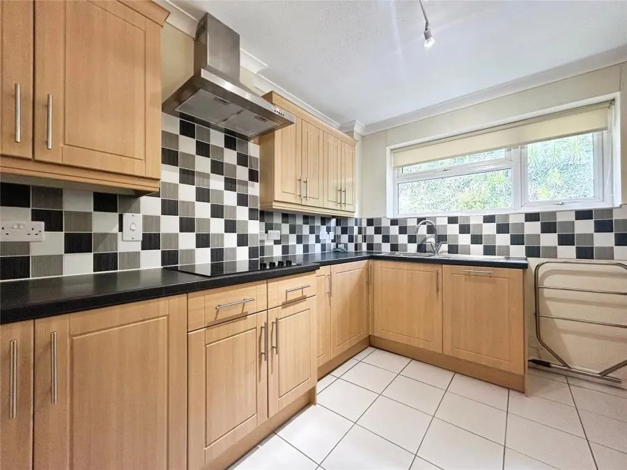 Zig Zag Road, Ventnor, PO38, photo 11