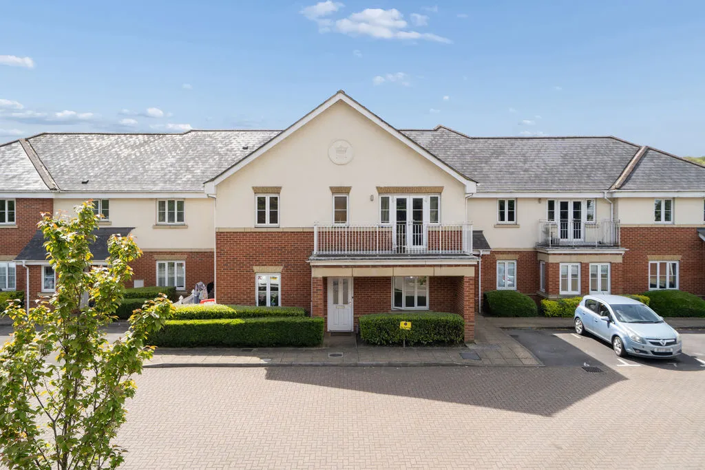 1 bed flat for sale — London Road Loudwater, High Wycombe HP10 9FT