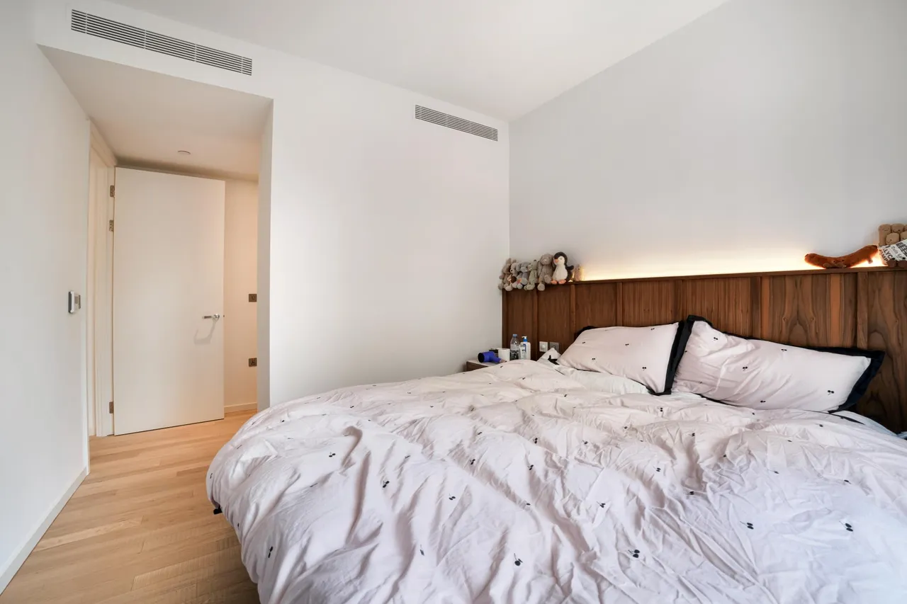 Brent Way, TW8, photo 5