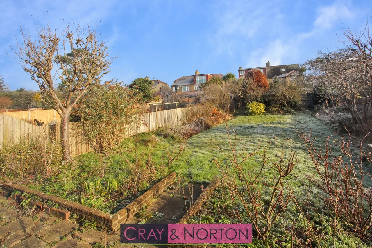 Whitethorn Gardens, Croydon, CR0 7LL, photo 2