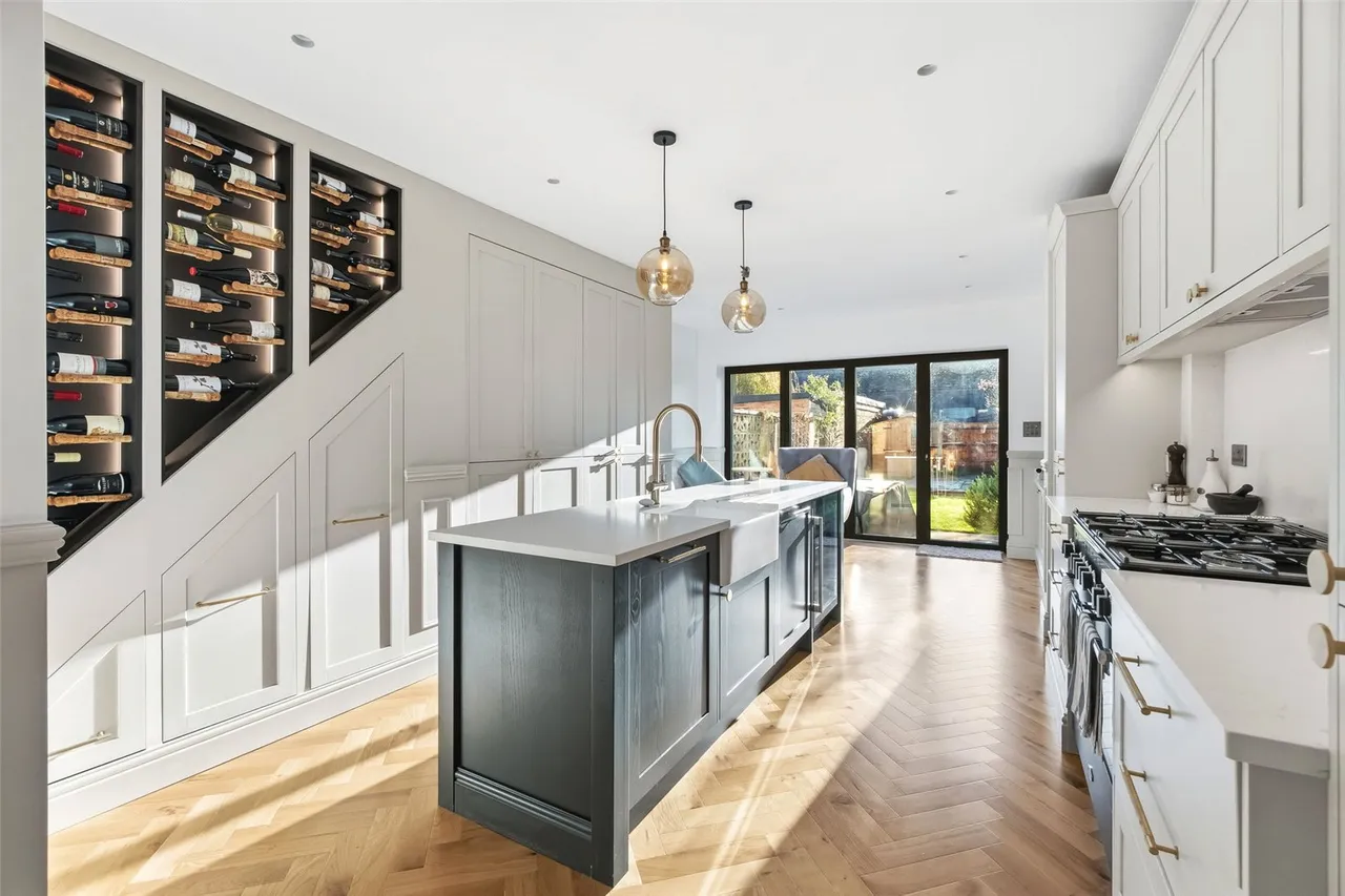 South Road, Hampton, TW12 3NY, photo 2