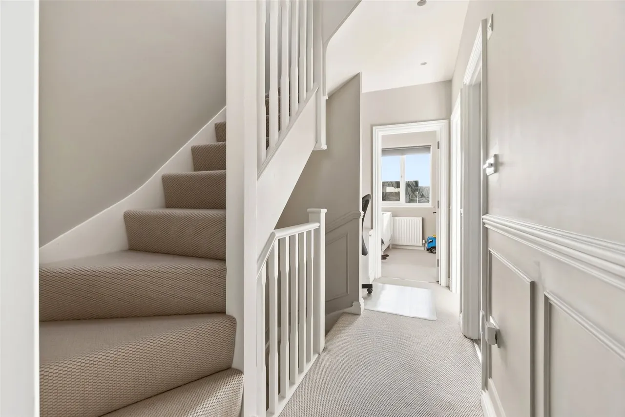 South Road, Hampton, TW12 3NY, photo 7