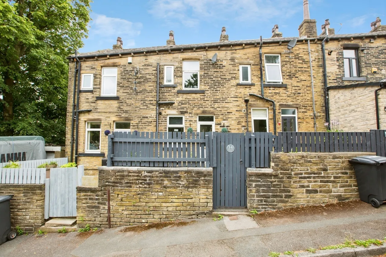 2 bed house for sale — Grantham Place, Halifax, West Yorkshire, HX3