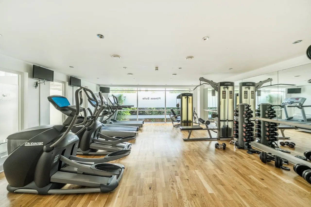 Royal Quarter, Seven Kings Way, Kingston Upon Thames, Greater London, KT2, photo 9