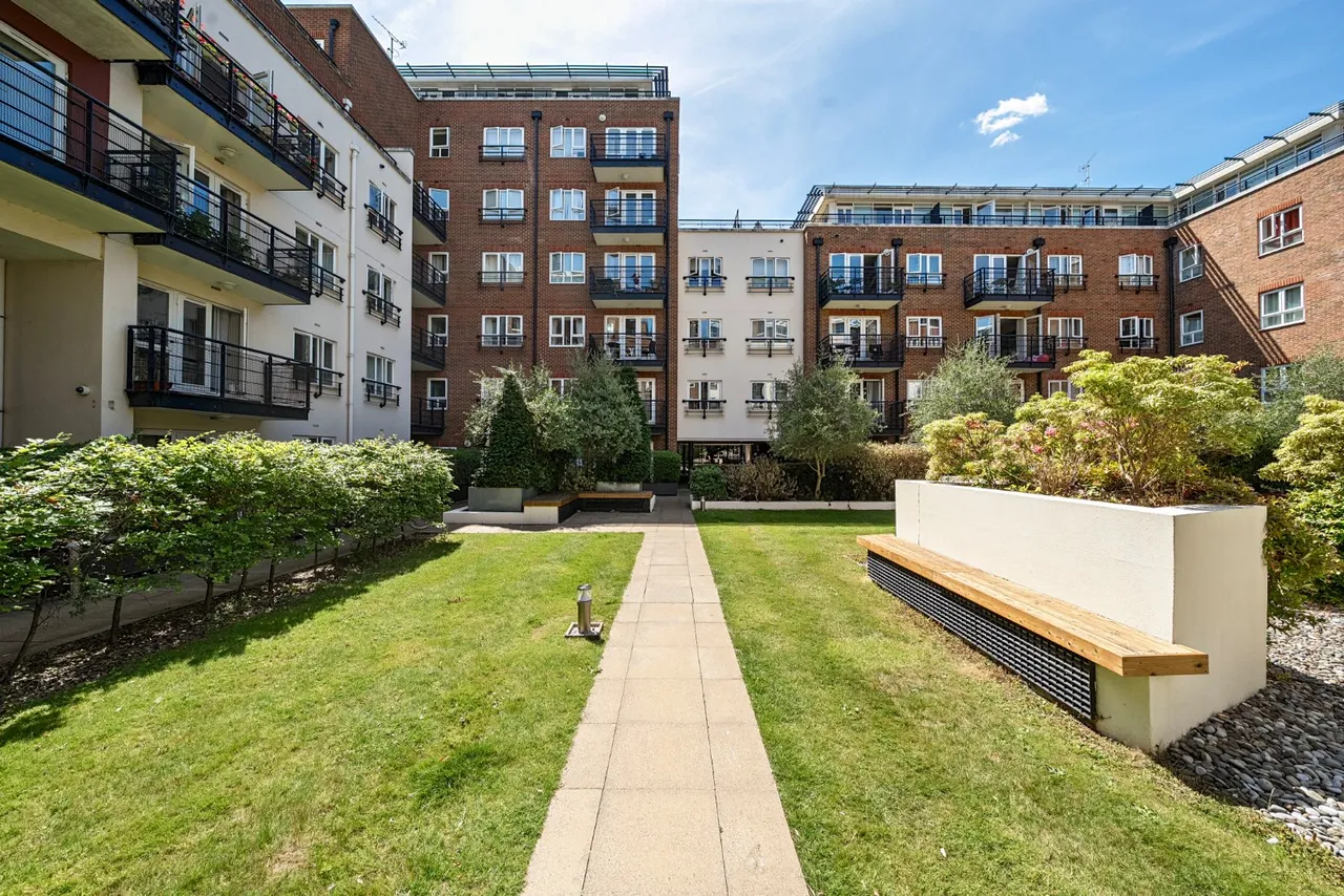 Royal Quarter, Seven Kings Way, Kingston Upon Thames, Greater London, KT2, photo 12