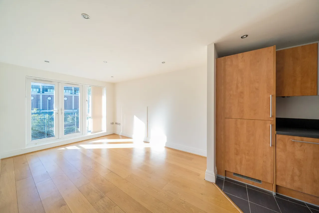 Royal Quarter, Seven Kings Way, Kingston Upon Thames, Greater London, KT2, photo 2