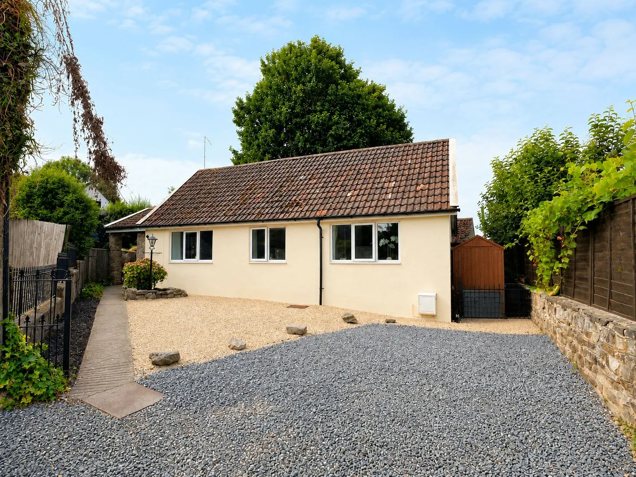 1 bed house for sale, Gloucester Road, Rudgeway