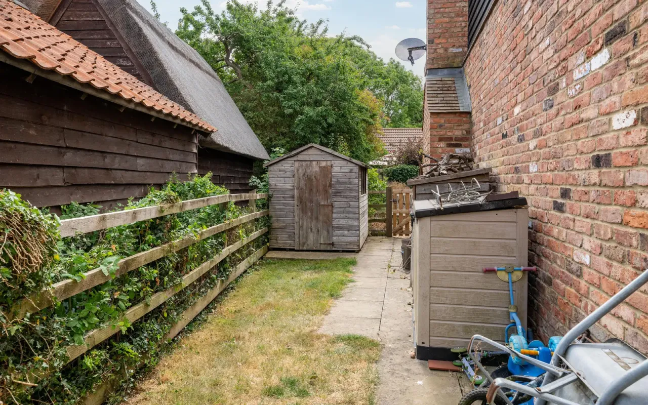 Hunters Yard, Riseley, Bedford, photo 35