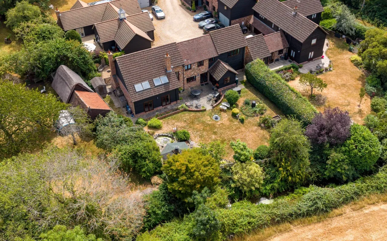 Hunters Yard, Riseley, Bedford, photo 4