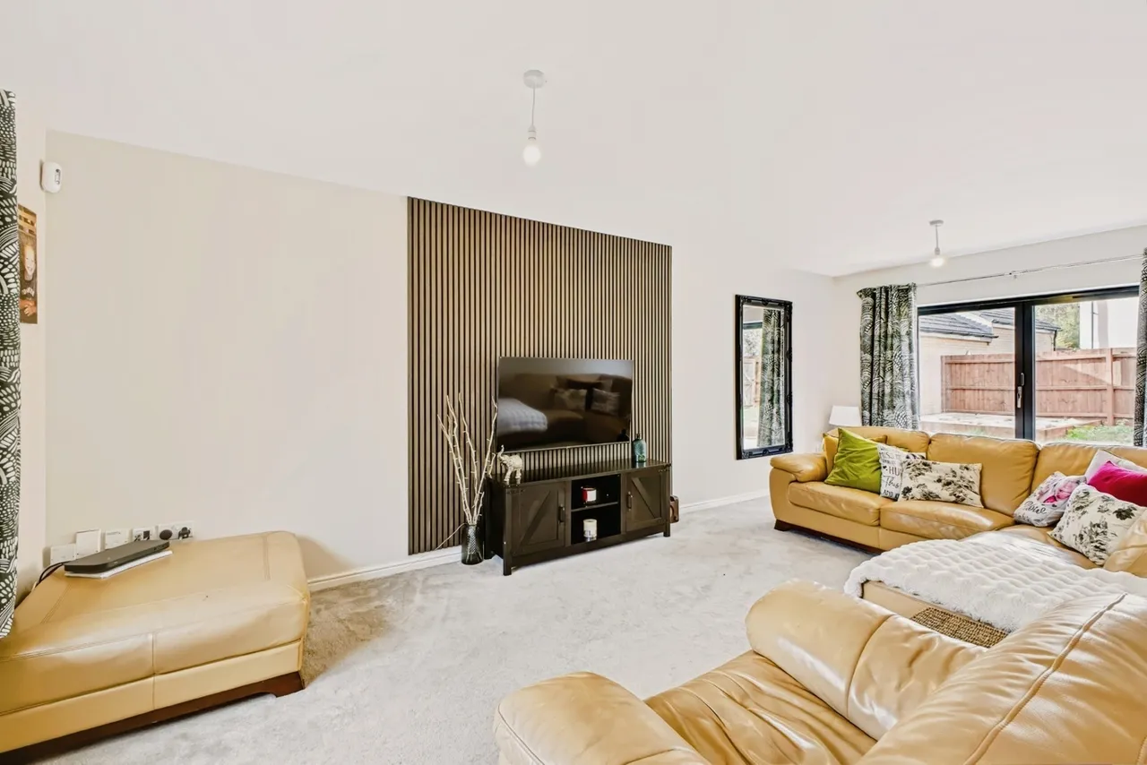 Bronte Close, Northampton, NN5, photo 8