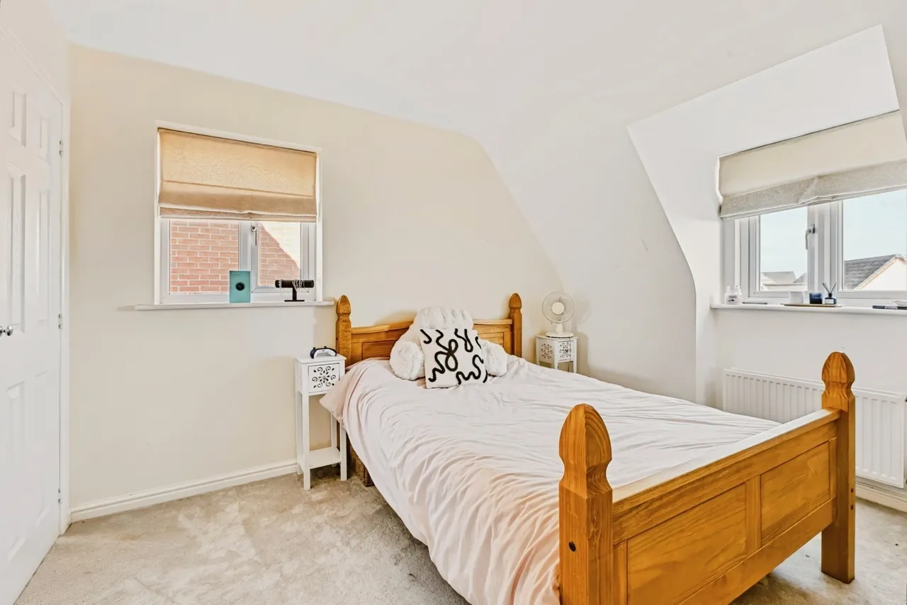 Bronte Close, Northampton, NN5, photo 21