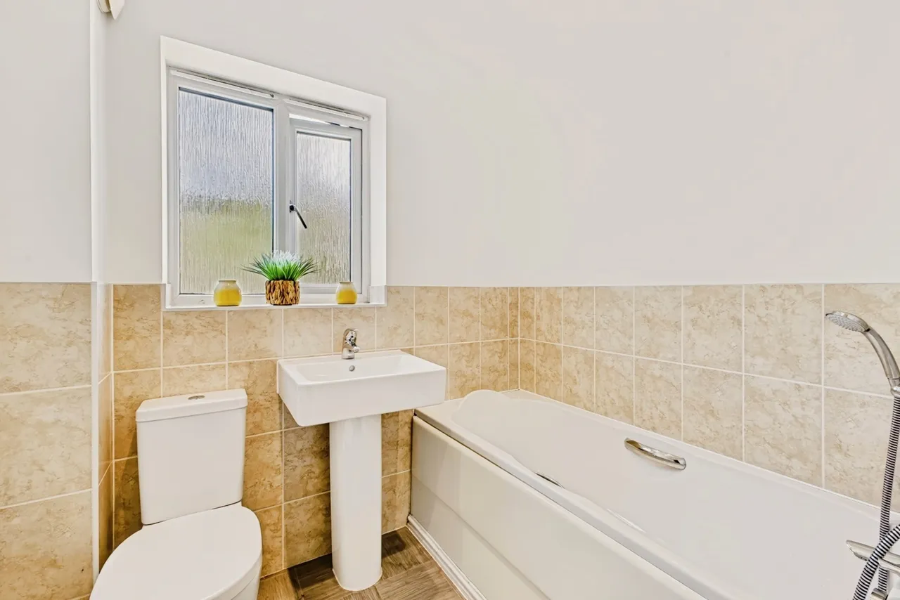 Bronte Close, Northampton, NN5, photo 16