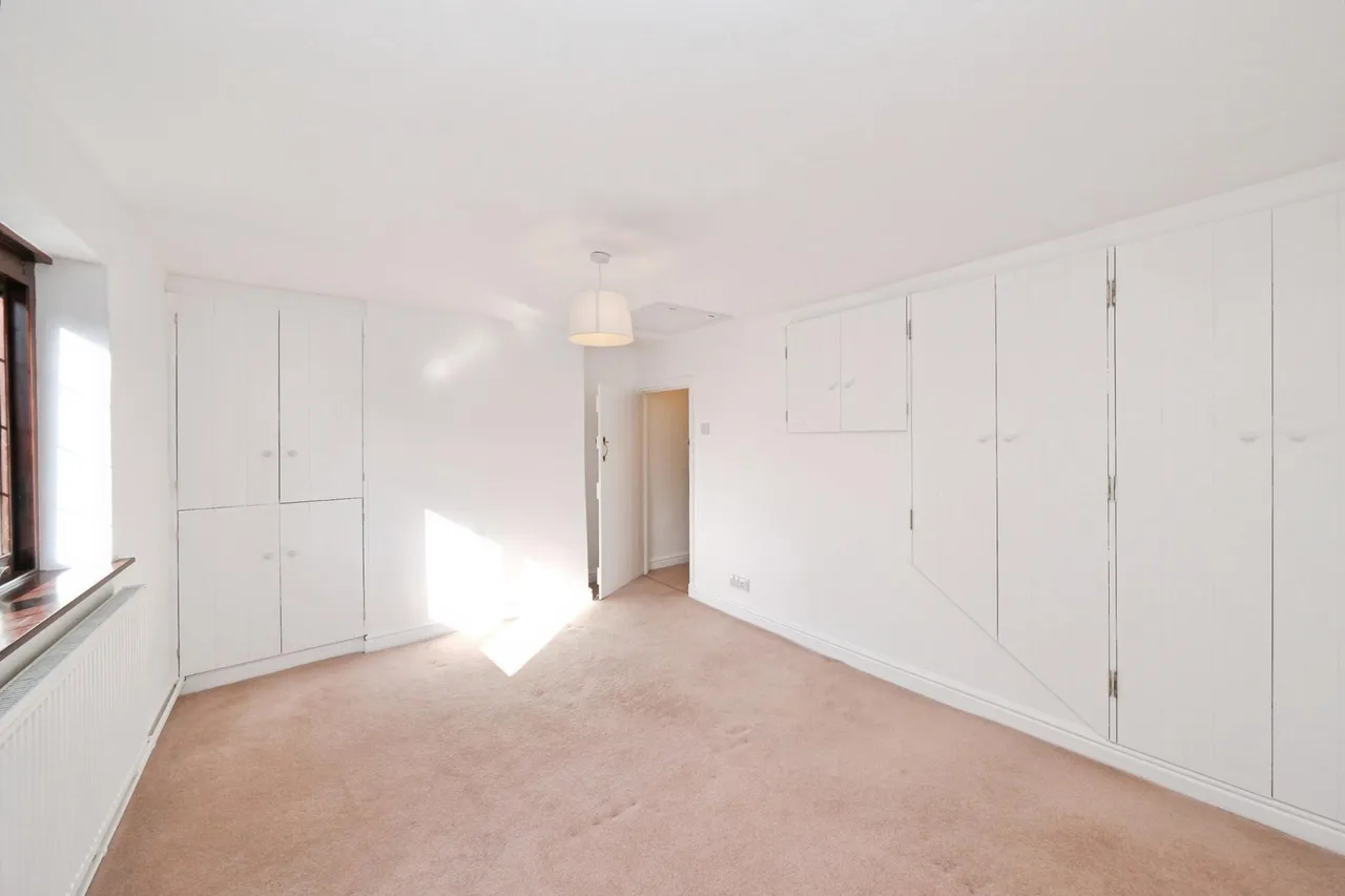 Main Street, Nottingham, NG14, photo 17