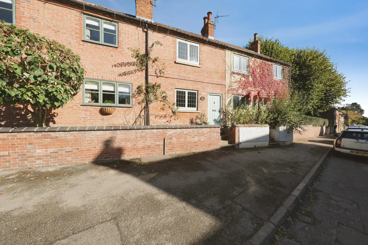 Main Street, Nottingham, NG14, photo 28