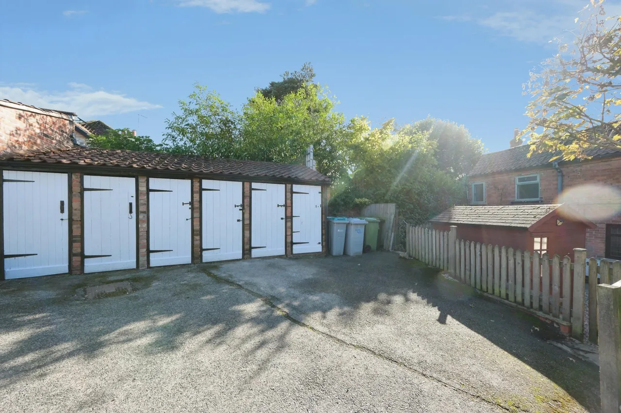 Main Street, Nottingham, NG14, photo 27