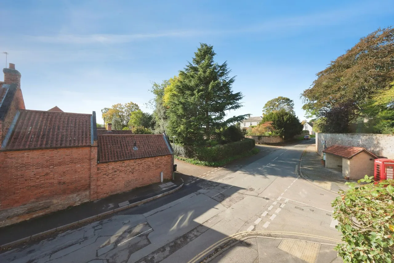 Main Street, Nottingham, NG14, photo 2