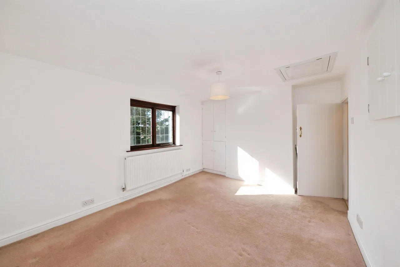 Main Street, Nottingham, NG14, photo 14