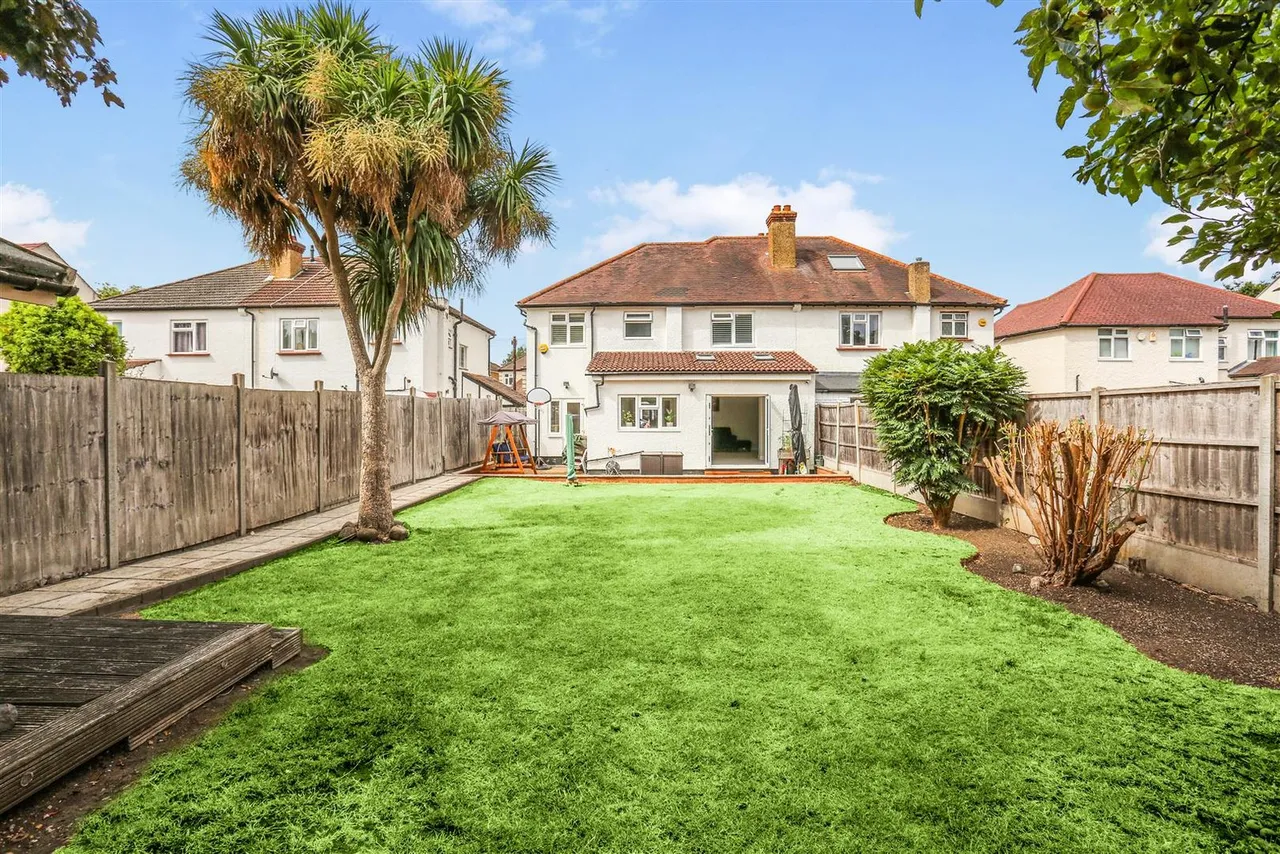 Demesne Road, Wallington, Surrey, SM6 8EN, photo 5