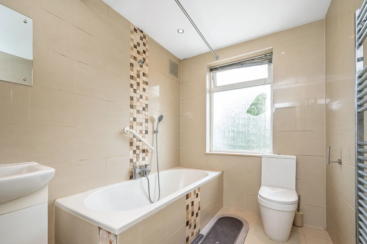 29 Wesley Avenue, London, photo 10