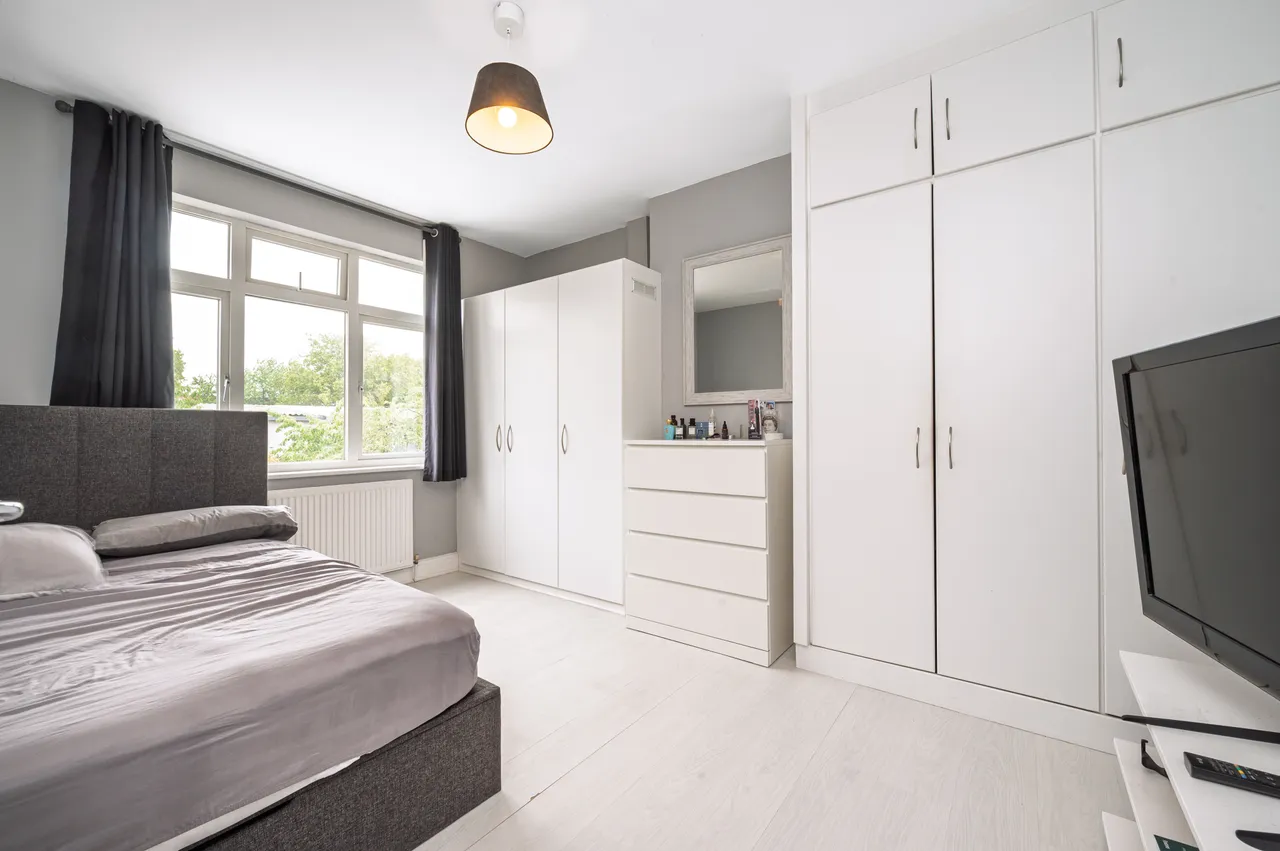 29 Wesley Avenue, London, photo 3