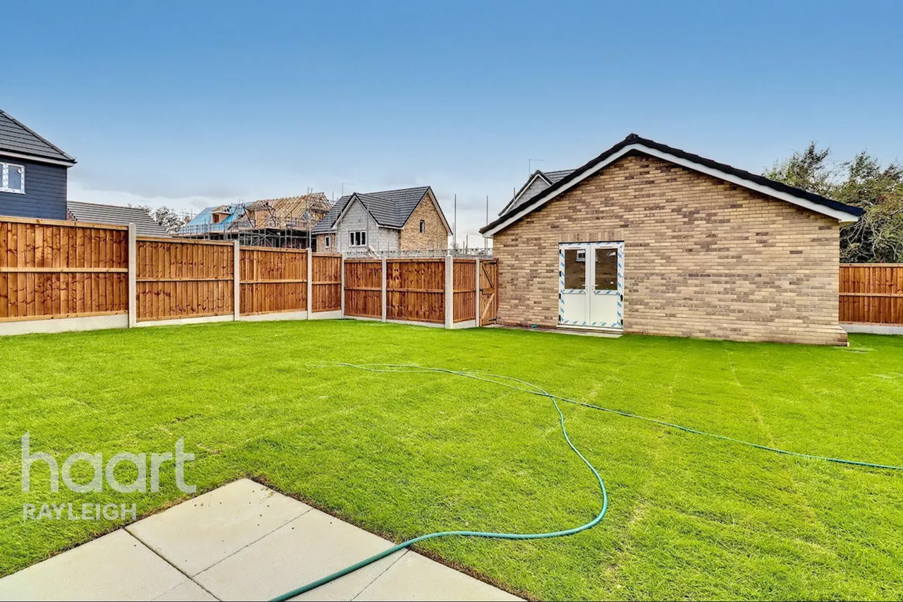 Cornfield Way, Rayleigh, SS6, photo 24