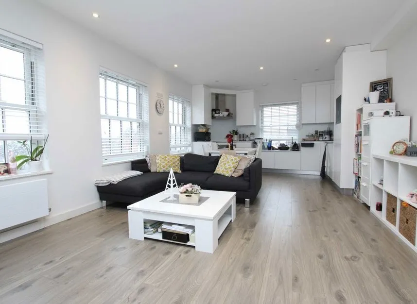 Rundell Crescent, Hendon, NW4, photo 2