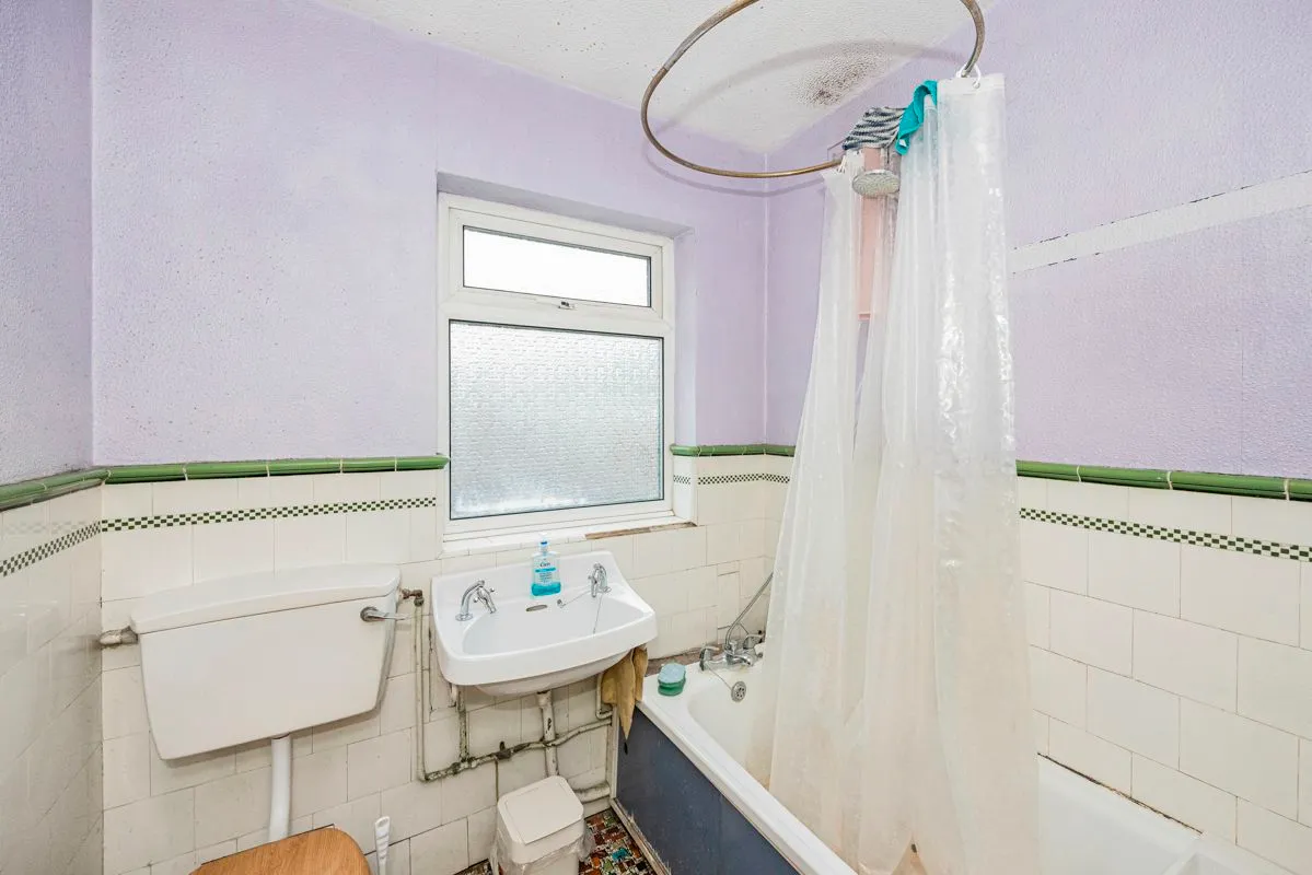 Dersingham Avenue, London, E12 5QJ, photo 12