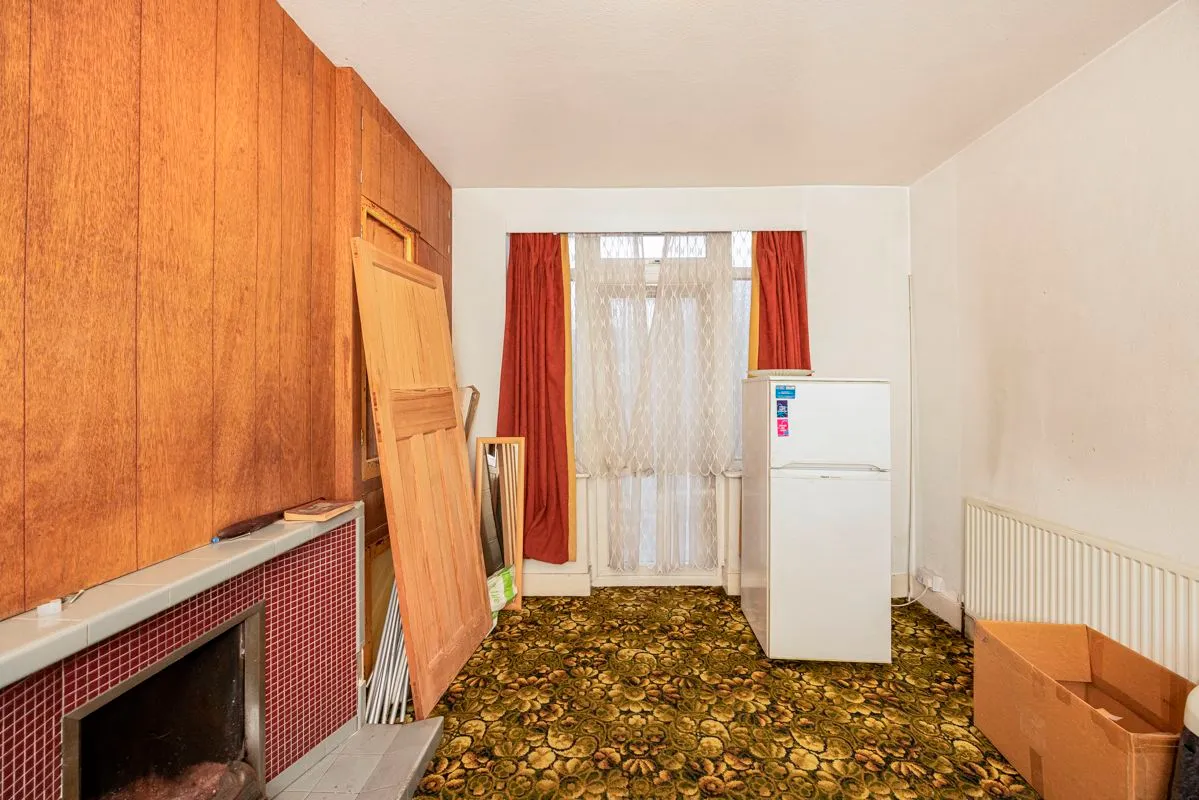 Dersingham Avenue, London, E12 5QJ, photo 4