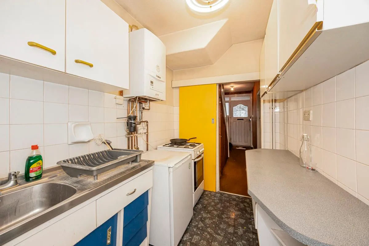 Dersingham Avenue, London, E12 5QJ, photo 6