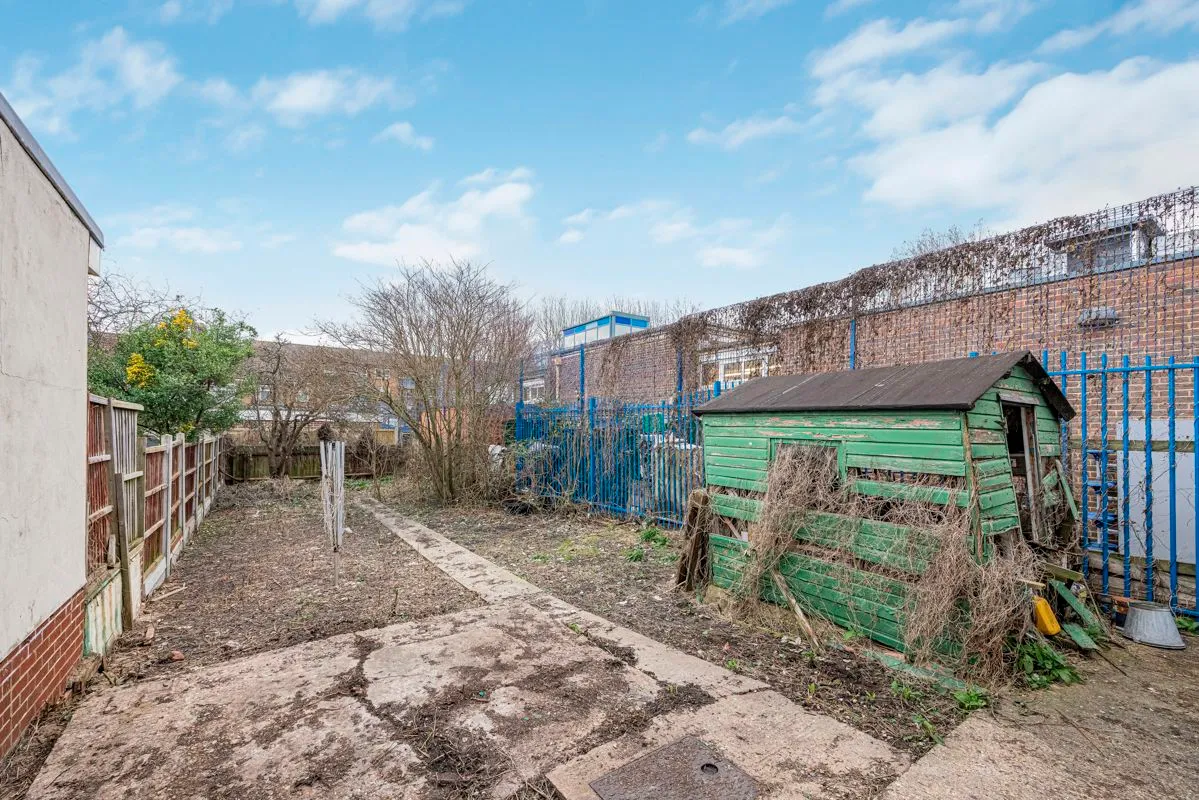 Dersingham Avenue, London, E12 5QJ, photo 13
