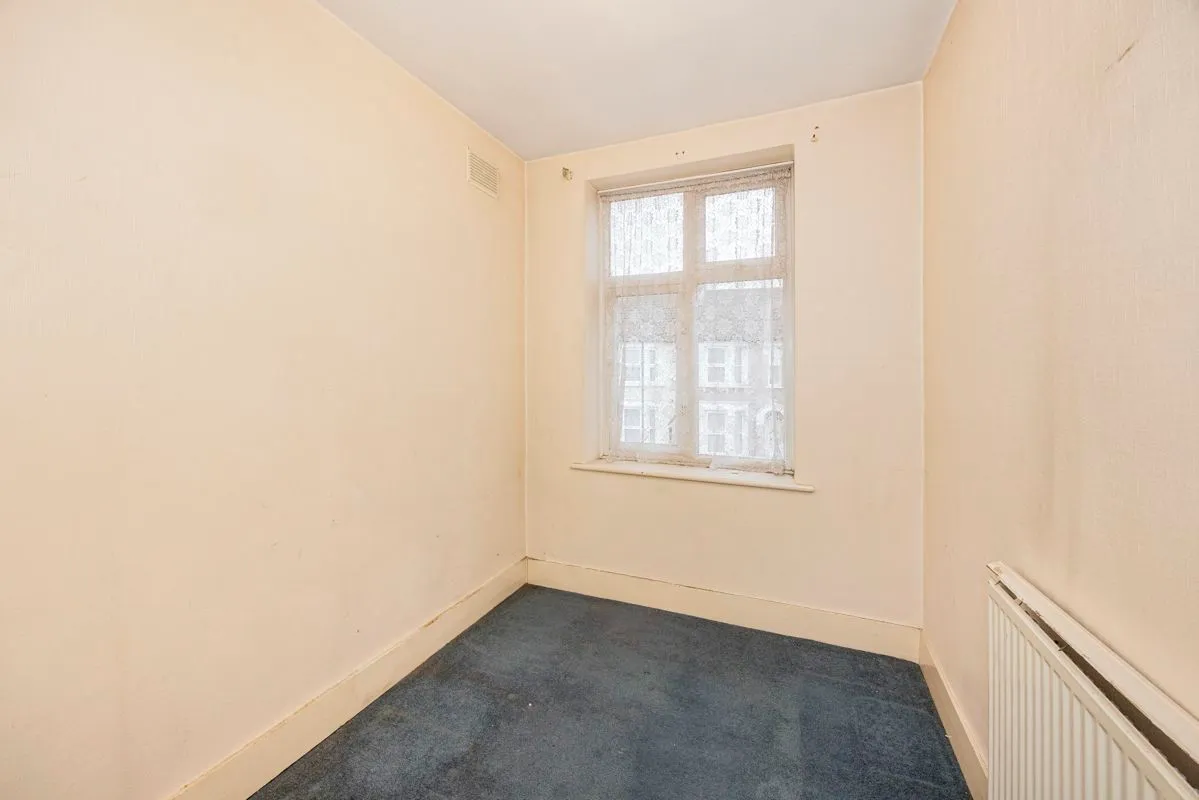 Dersingham Avenue, London, E12 5QJ, photo 11