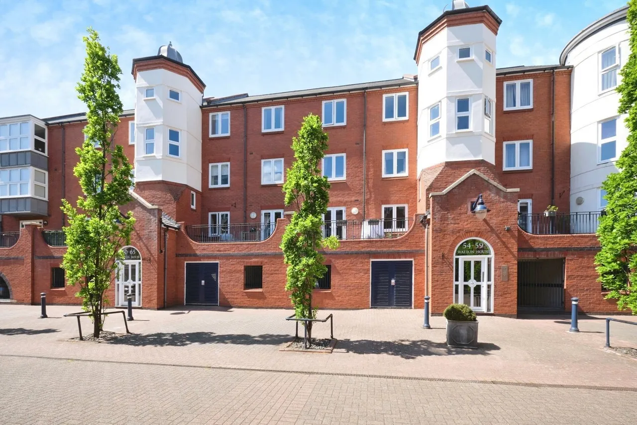 2 bed flat for sale, Symphony Court, Birmingham, B16
