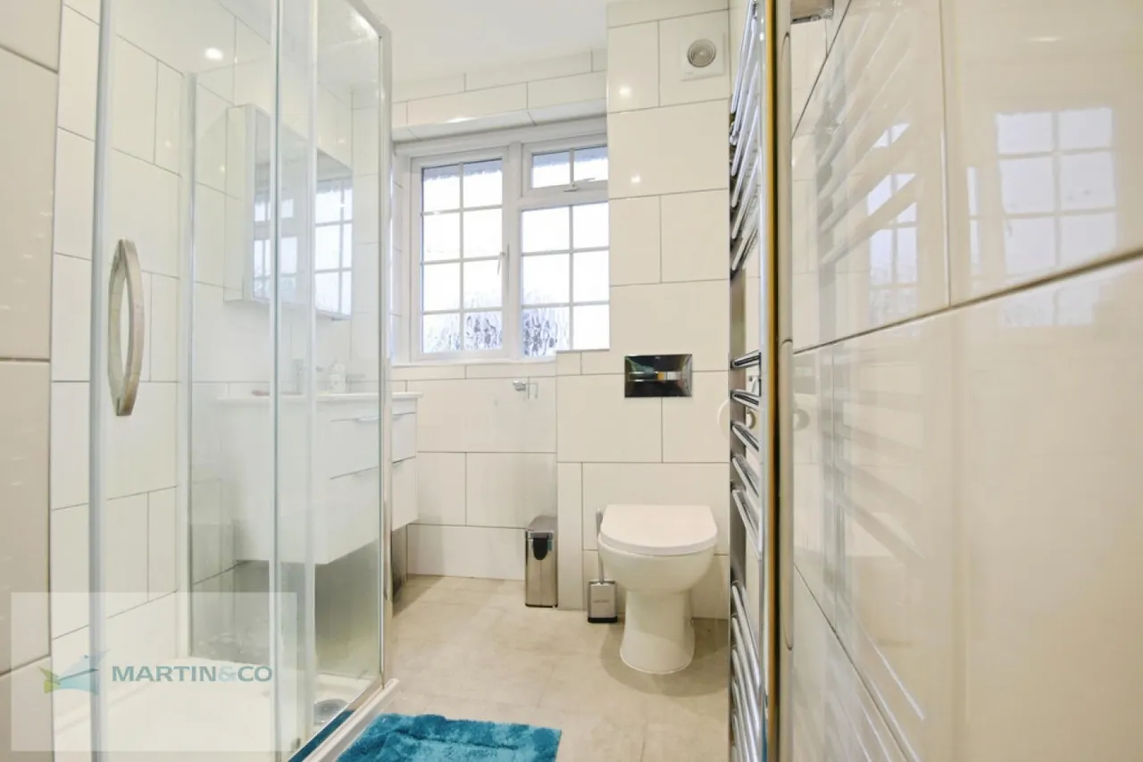 Rembrandt Way, KT12, photo 9
