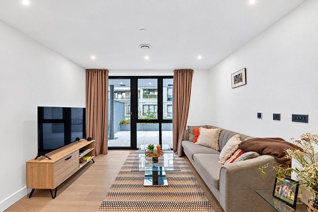 Clapham Road, Brixton, SW9, photo 3