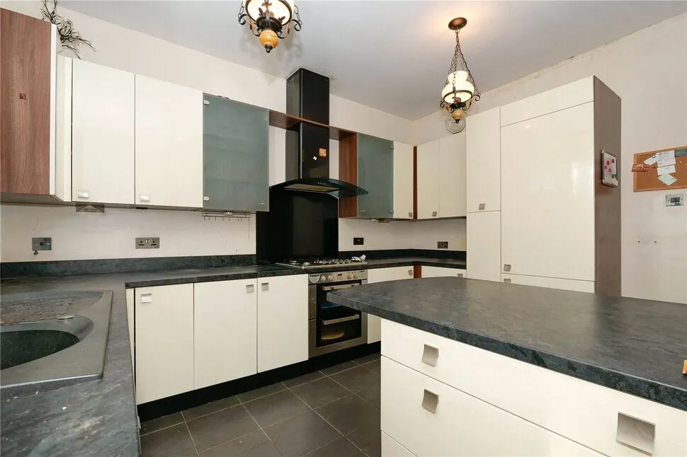 East Parade, Baildon, West Yorkshire, BD17, photo 4