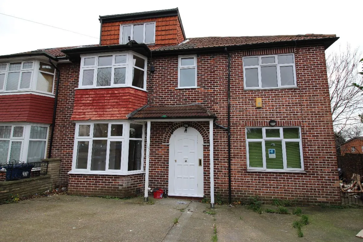 London, NW2, photo 6