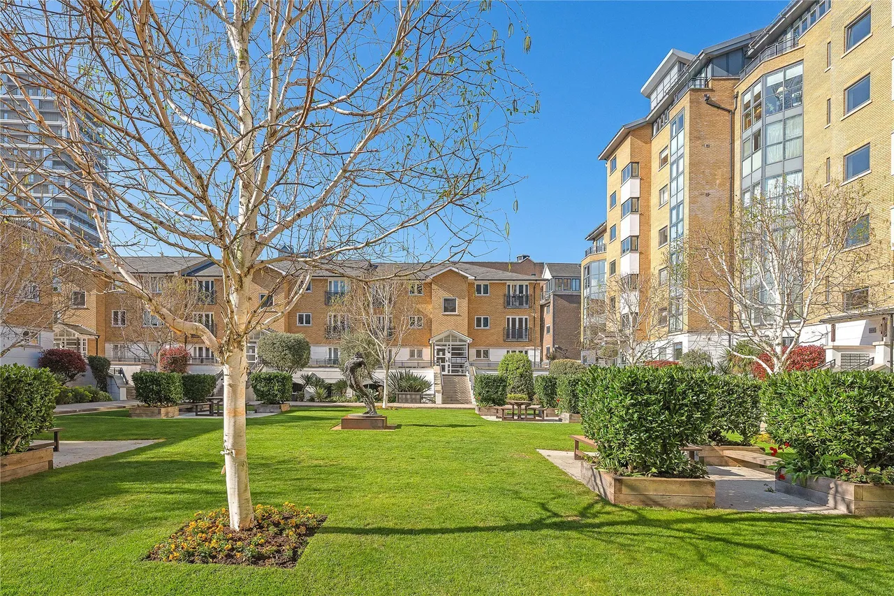 2 bed flat for sale — Prices Court, Cotton Row, London, SW11