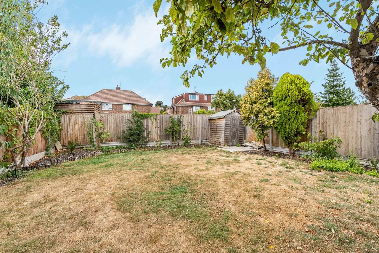 The Crescent, Egham, TW20, photo 30
