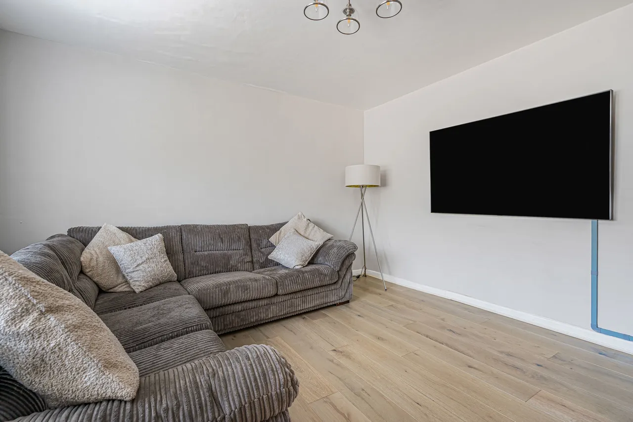 The Crescent, Egham, TW20, photo 11
