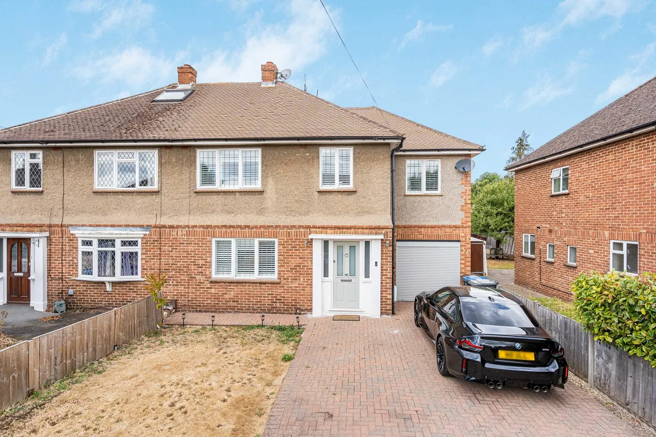 The Crescent, Egham, TW20, photo 31