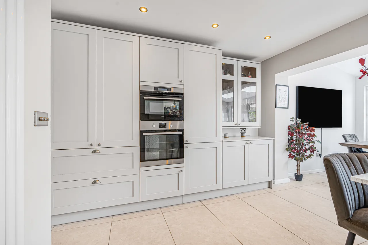 The Crescent, Egham, TW20, photo 14